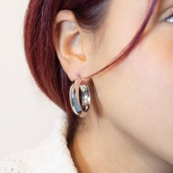 photo of worn White gold 3.00cm x 7mm Arrow Hoops
