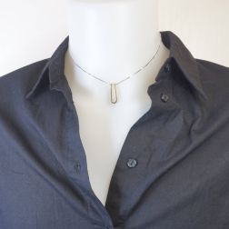 Collana con Ciondolo in Oro Giallo 18 kt e Diamanti foto indossata