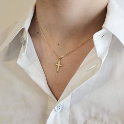 Photo of worn Ingot with round borders Cross in 18kt Yellow Gold Size S