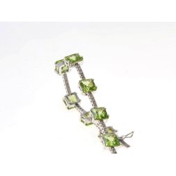 Bracelet Square Peridot and 62 Diamonds