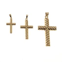 Striped Cross Rood Pendant in 18kt Yellow Gold