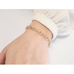 Bracciale a catena Ovale in Oro Giallo foto indossata