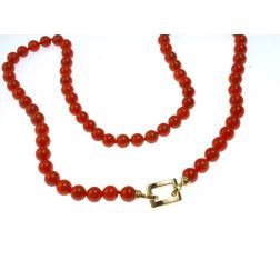 Coral rectangle clasp necklace in Yellow Gold