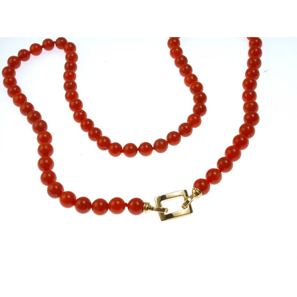 Coral rectangle clasp necklace in Yellow Gold