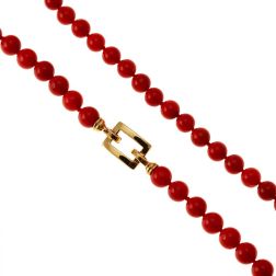 Coral rectangle clasp necklace in Yellow Gold