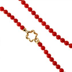 Coral flower clasp Necklace in Yellow Gold