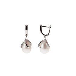 Freshwater pearl drop pendant earrings embracing
