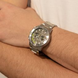 Orologio MONDIA, Madison Sport, Crono 2 contatori al quarzo foto indossata Giallo