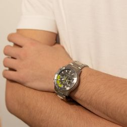 Orologio MONDIA, Madison Sport, Crono 2 contatori al quarzo foto indossata Giallo