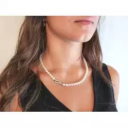 Collana Perle Akoya chiusura a goccia con Diamanti Foto indossata