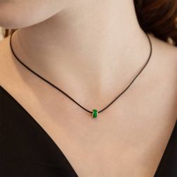 Ciondolo Rondella con Smalto verde foto indossata