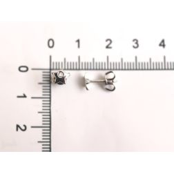 Flat Star Earrings in White Gold and Diamonds