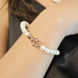 Bracciale Perle Fresh Water chiusura fiore Oro Rosa 18kt foto indossata