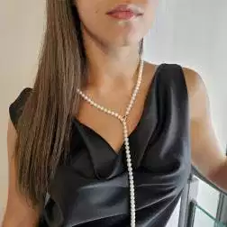 Collana di Perle lunga chiusura regolabile in Oro Giallo foto indossata