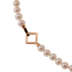 Fresh water pearls Necklace with 18kt Rose Gold Square clasp