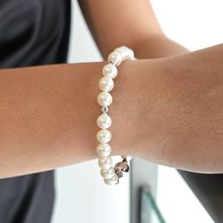 Photo of worn Fresh Water pearls bracelet with 18kt white Gold clasp