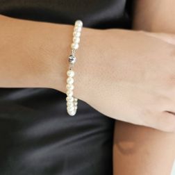 Foto indossata Bracciale Perle semplice con chiusura in Oro Bianco