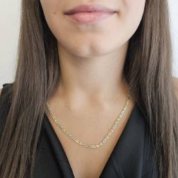 Photo of worn Two Colors Figaro Link Necklace 50cm x 3,5mm