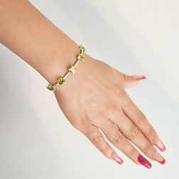 Bracciale Quadrati Peridoto e 62 Diamanti foto indossata