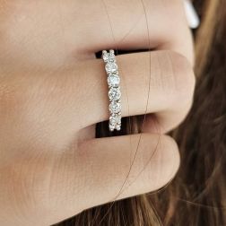 Veretta 7 Diamanti Suspended  0.923ct PLATINO foto indossata