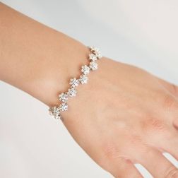 photo of worn Staggered Flowers Tennis Bracelet 17,5cm x 11mm