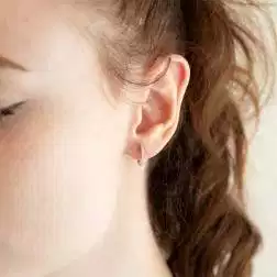 Boccole Diamanti ovale piccola foto indossata