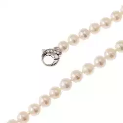 Collana Perle Akoya chiusura con Diamanti in Oro Bianco 18kt