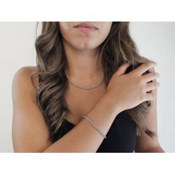 Collana corda filo torto ovale 50cm in Oro Bianco 18kt foto indossata