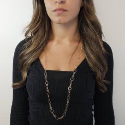 Photo of worn 5+1 Circle 90cm Lace Necklace in 18kt Yellow Gold