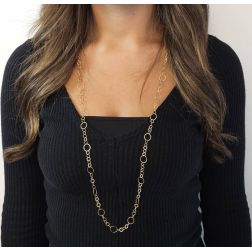 Photo of worn 5+1 Circle 90cm Lace Necklace in 18kt Yellow Gold
