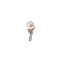 Knot Ring with Pearl White Gold