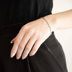 Bracciale con Barilotti alternati in Oro Bianco foto indossata