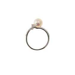 Knot Ring with Pearl White Gold