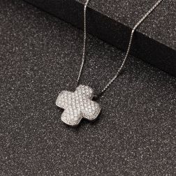 Necklace with diamonds square cross