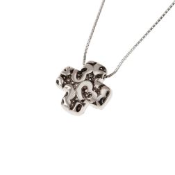 Necklace with diamonds square cross