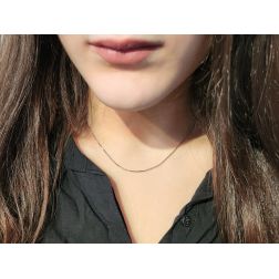 Girocollo Veneta Sfaccettata 40cm 0.8mm Oro Bianco foto indossata