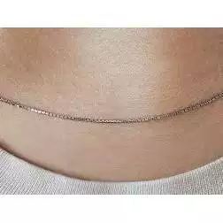 Girocollo Veneta Sfaccettata 40cm 0.8mm Oro Bianco foto indossata