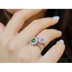 Kate ring Pink Sapphire poto of worn
