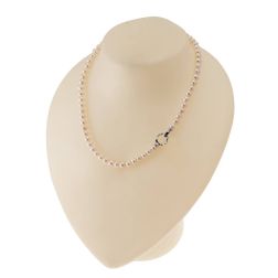 Fresh Water pearls Necklace with 18kt White Gold Flower clasp