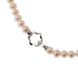 Fresh Water pearls Necklace with 18kt White Gold Flower clasp