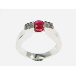 Anello Solitario Rubino con pavè quadrati in Oro Bianco