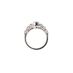 Oval-cut Sapphire Solitaire Ring with Diamonds