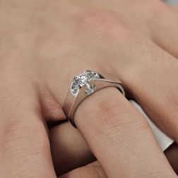 Photo of worn Piramid Squared Solitaire 0.24ct Italian Size 21