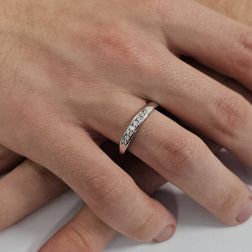 Photo of worn 7 diamonds binary veretta ring
