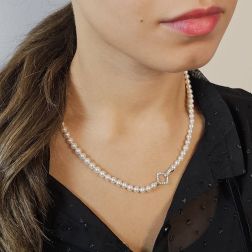 Collana Perle Akoya chiusura rombo Oro Bianco 18kt foto indossata