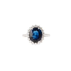 Anello Kate con Zaffiro 11x9mm e Diamanti in Oro Bianco