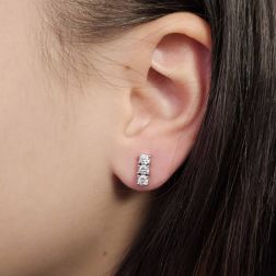 Orecchini Trilogy Diamanti 0.80ct foto indossata