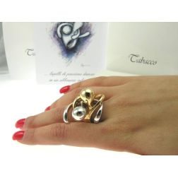 Photo of worn Ring The Hug Rose and White Gold