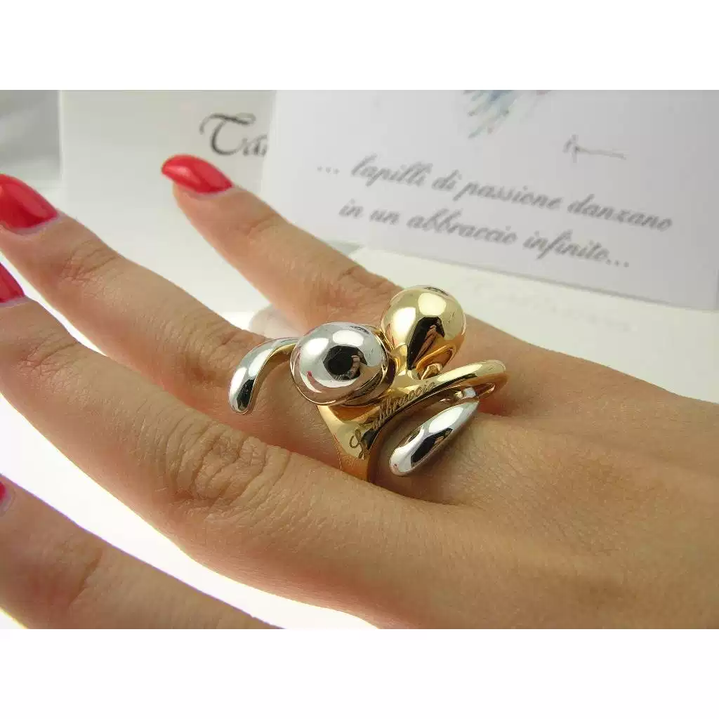 Photo of worn Ring The Hug Rose and White Gold