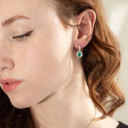 Foto Indossata Orecchini Kate Smeraldo 7x5mm e 32 Diamanti